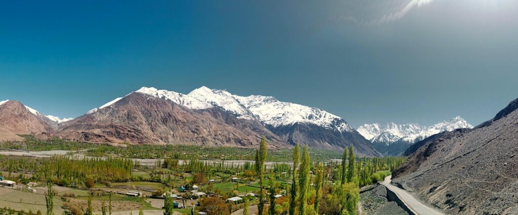 Phander Valley en Gilgit Baltistán, un valle oculto con lago cristalino y montañas