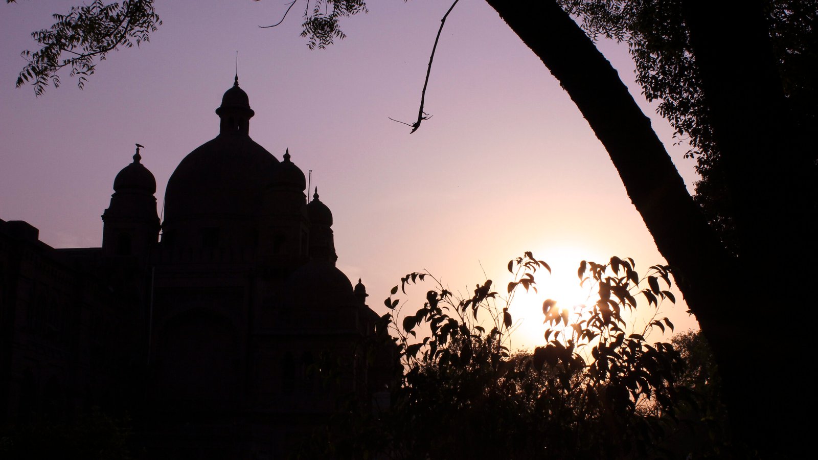Lahore Museum historic Indo-Saracenic building known as the Wonder House