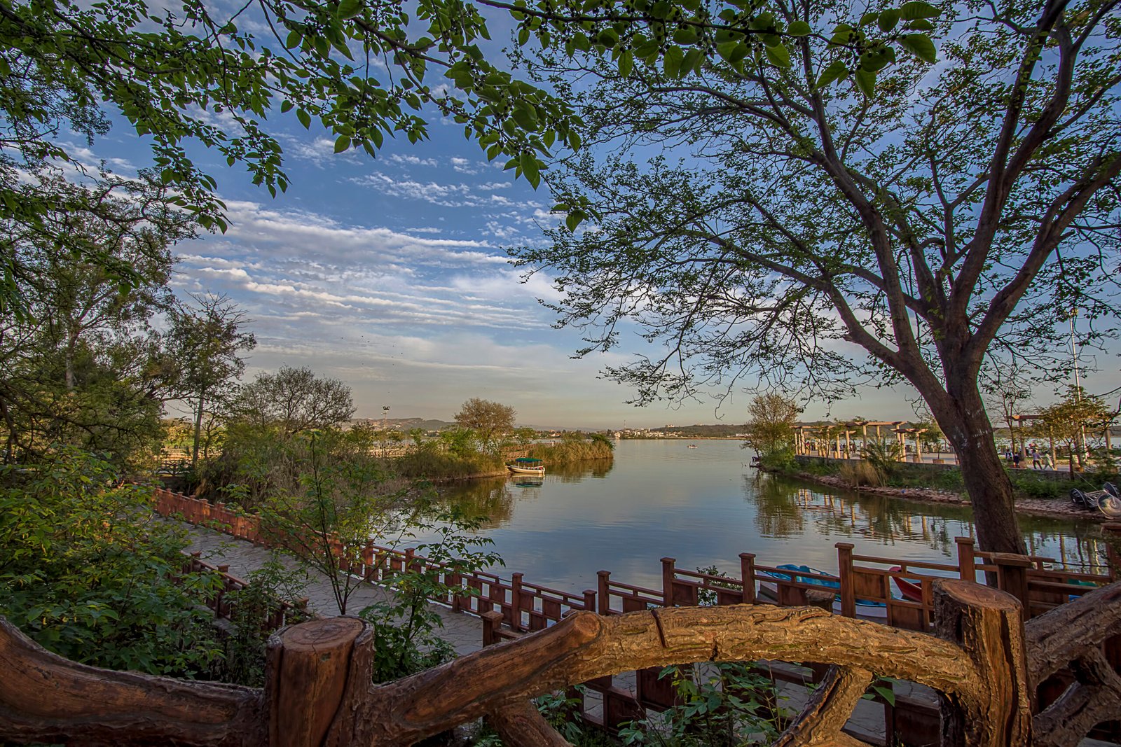 Rawal Lake in Islamabad with gardens and walking tracks along the shore